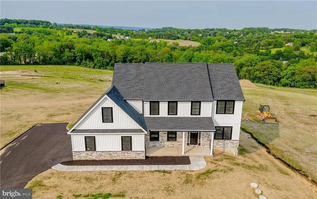 936 Emerald Valley Ln, Bangor, PA 18013 - Image #1