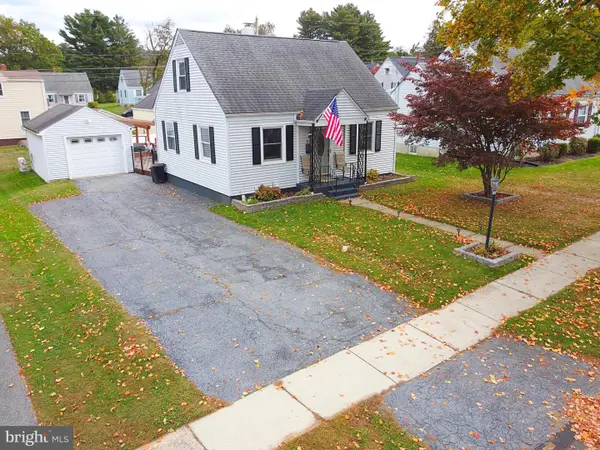 457 Maple Rd, HELLERTOWN, PA 18055