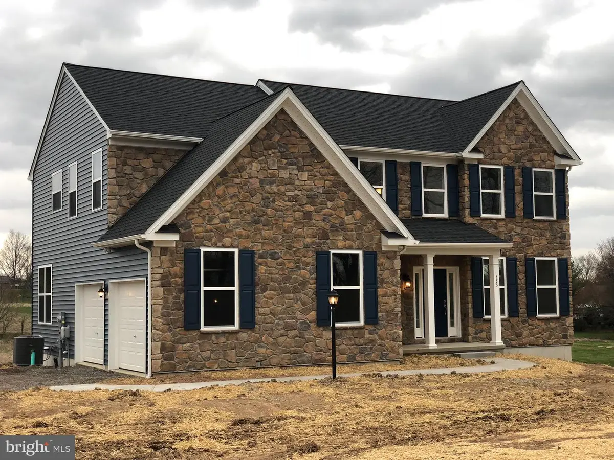 590 Hexenkopf Rd, Hellertown, PA 18055 - Image #1