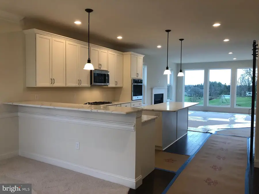 590 Hexenkopf Rd, Hellertown, PA 18055 - Image #2