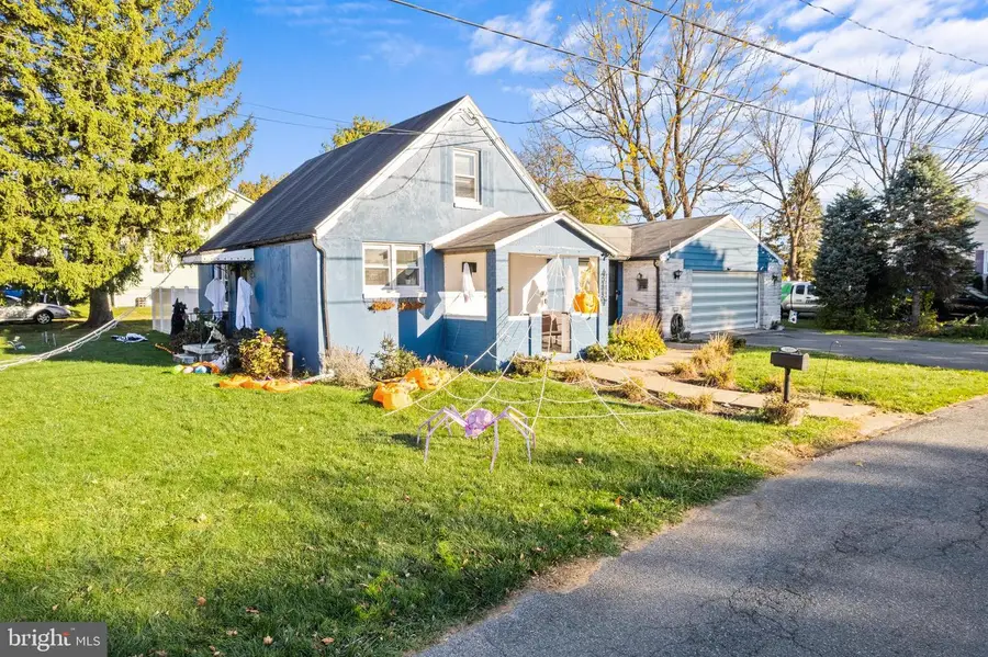 3608 Carter Rd, Bethlehem, PA 18020 - Image #2