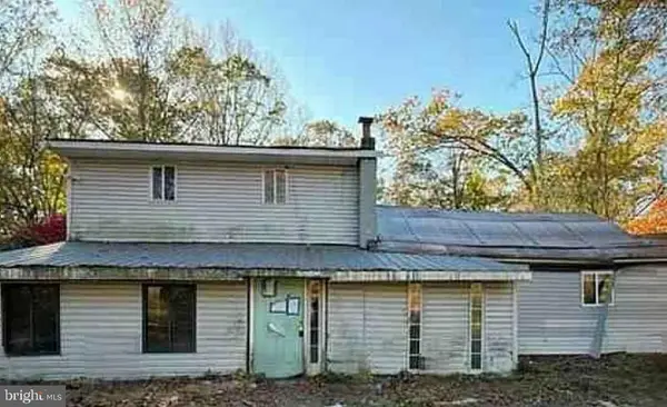 4750 Three Mile Ln, WALNUTPORT, PA 18088