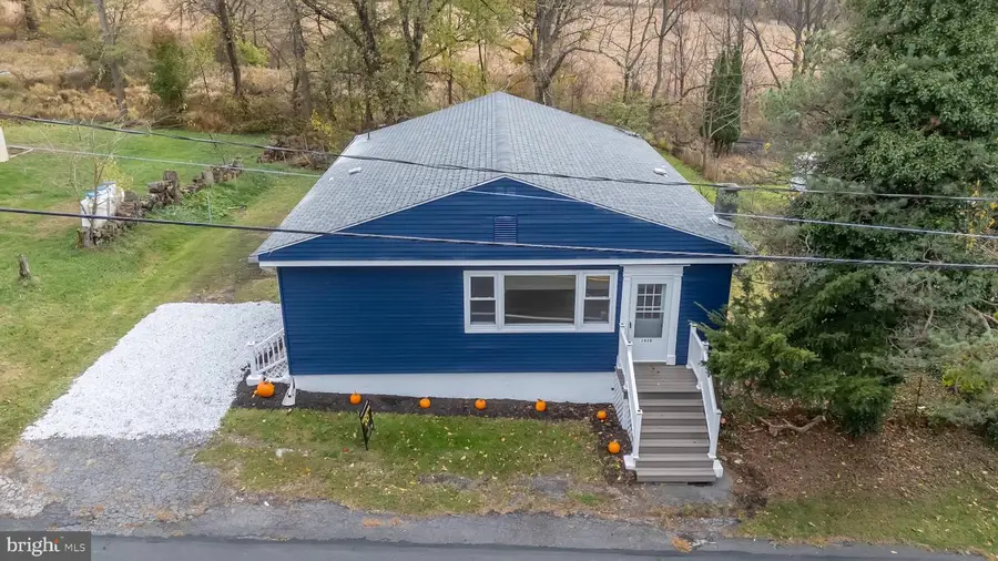 2020 Leithsville Rd, Hellertown, PA 18055 - Image #2