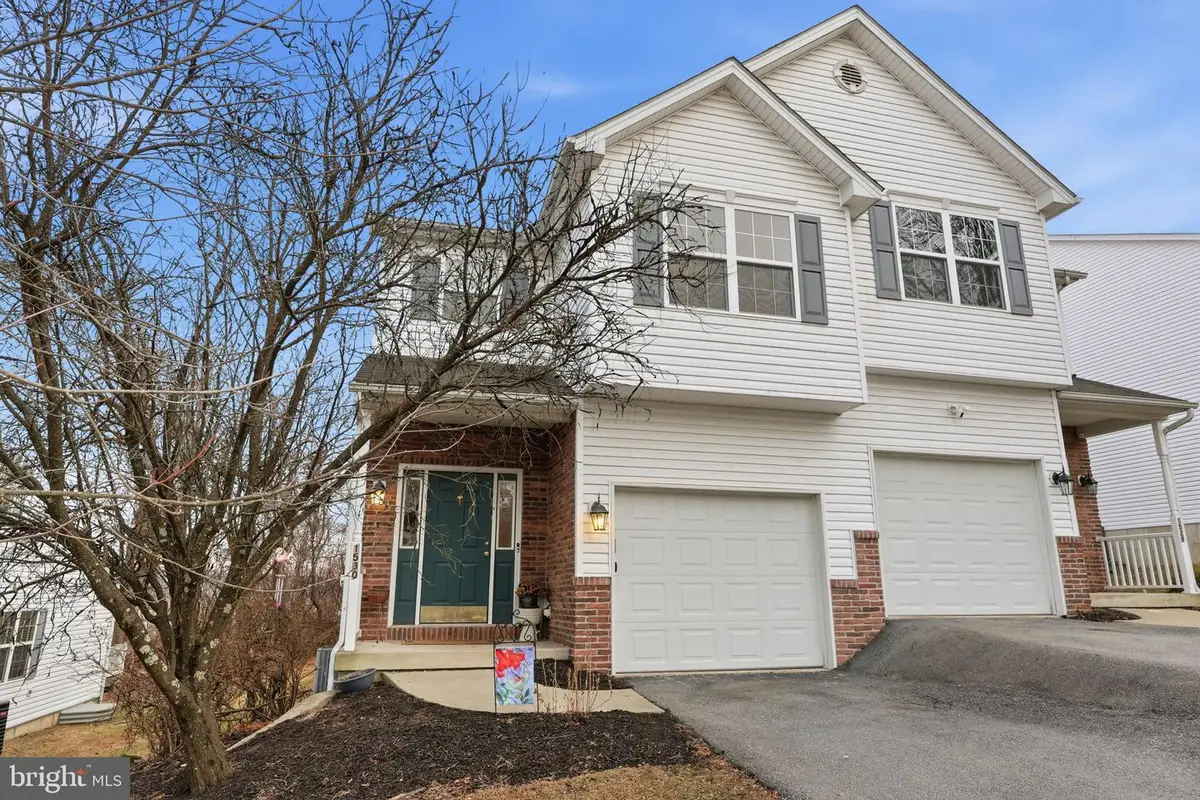 1530 Crest Park Ct, Bethlehem, PA 18015 - Image #1