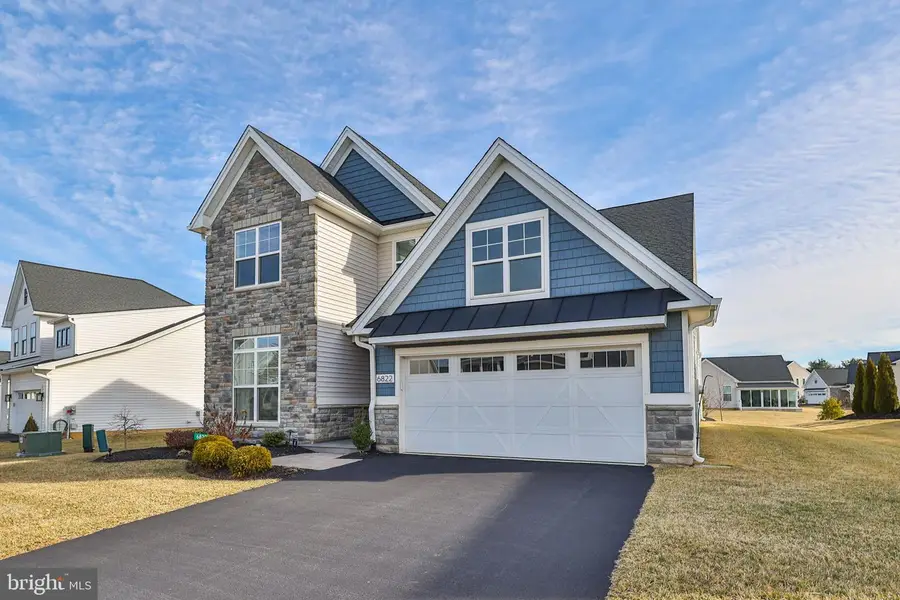 6822 Sycamore Dr, Bath, PA 18014 - Image #2