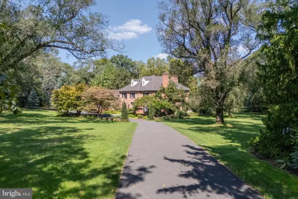 1593 Saucon Valley Rd, BETHLEHEM, PA 18015