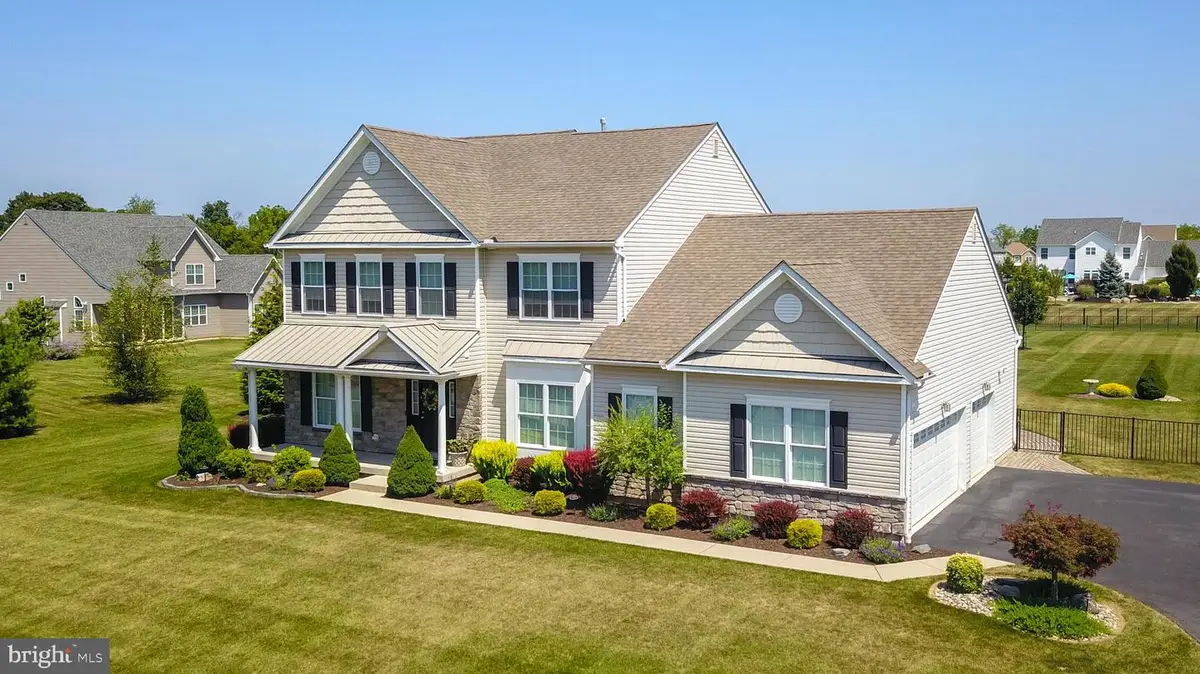 6800 Gwenmawr Rd, Bethlehem, PA 18017 - #1