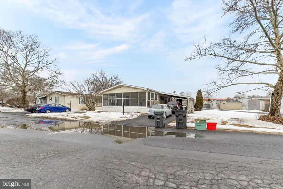 182 Greenbriar Dr S, Bath, PA 18014 - #2