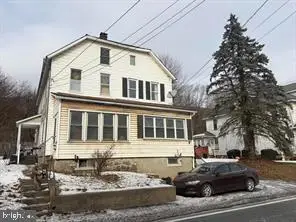 845 W Pennsylvania Ave, Pen Argyl, PA 18072 - #1