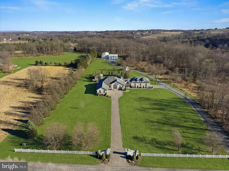 901 Meyer Rd, Nazareth, PA 18064 - #2