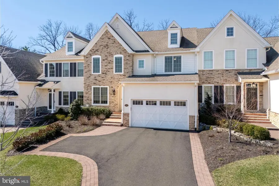 1970 Carriage Knoll Dr, Bethlehem, PA 18015 - #2