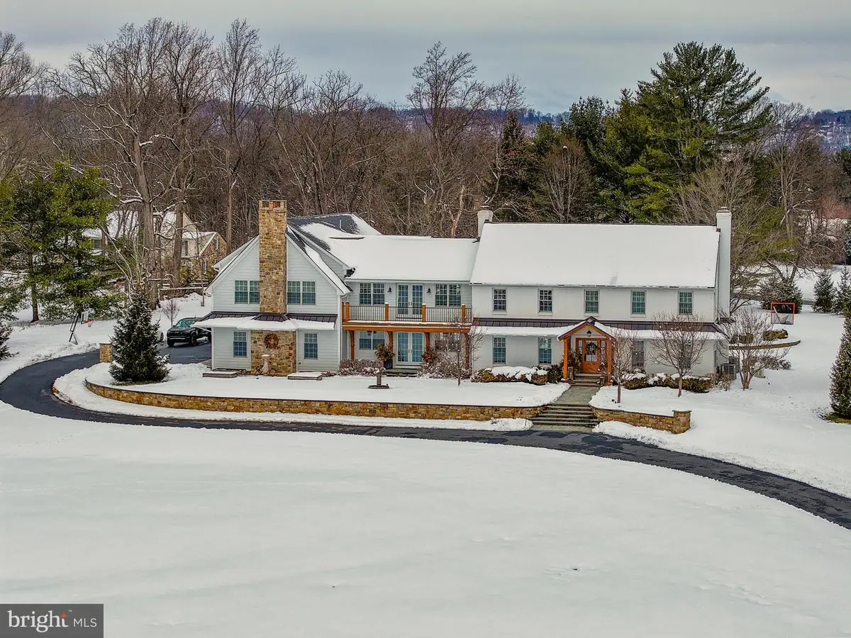 1806 Apple Tree Ln, Bethlehem, PA 18015 - #1