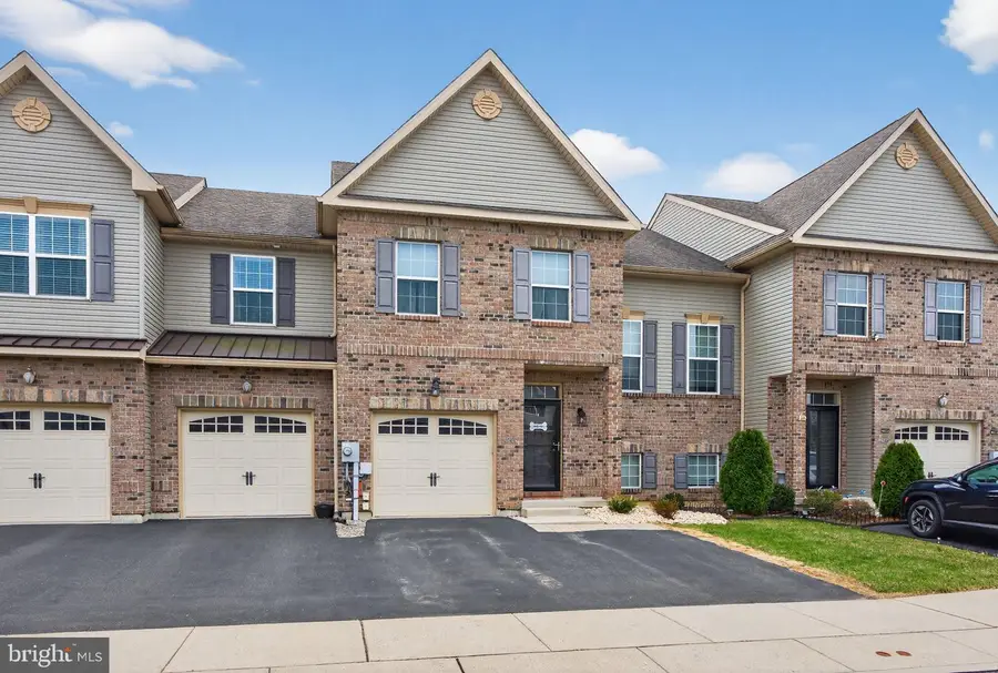 4487 Elmwood Dr, Nazareth, PA 18064 - #2