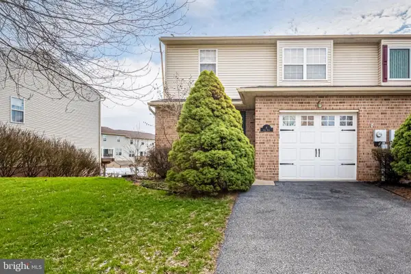 4 Olde Penn Dr, EASTON, PA 18045