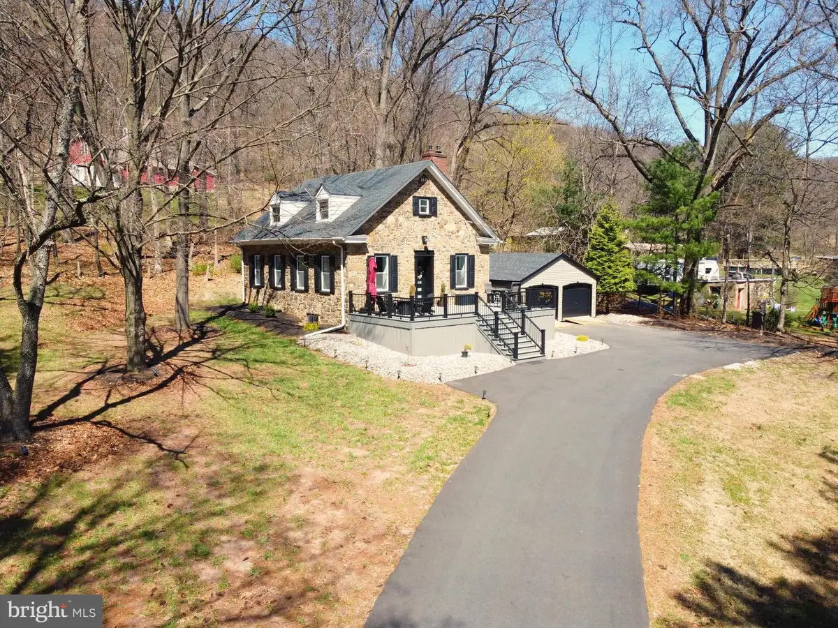 2239 Wassergass Rd, Hellertown, PA 18055 - #1