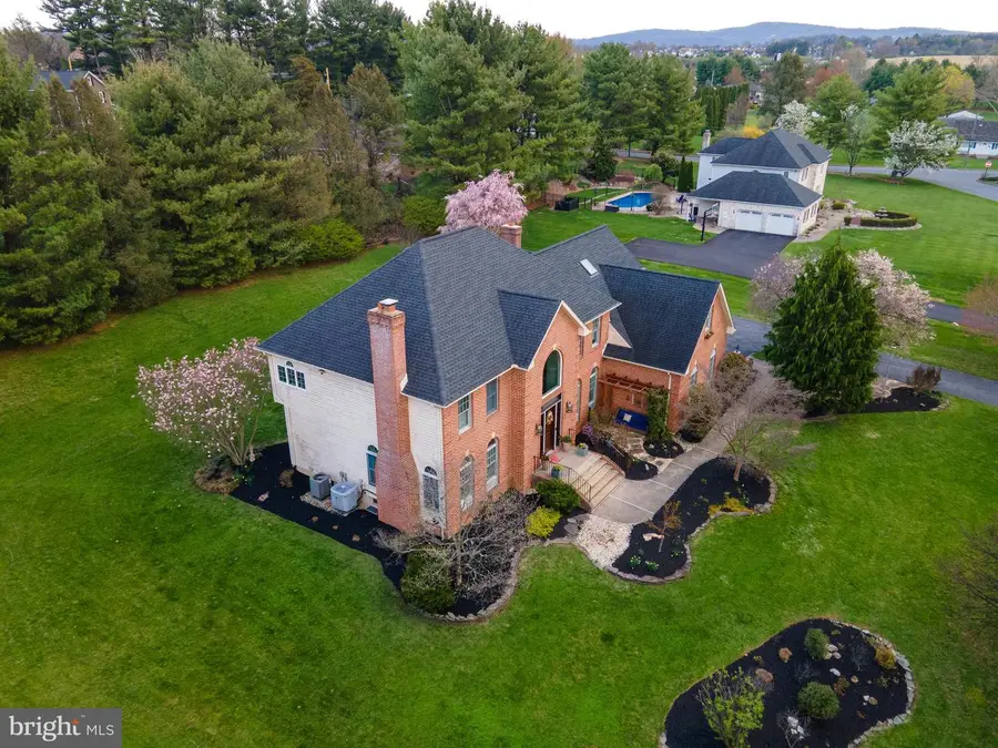 4260 Farmersville Ct, Easton, PA 18045 - #2