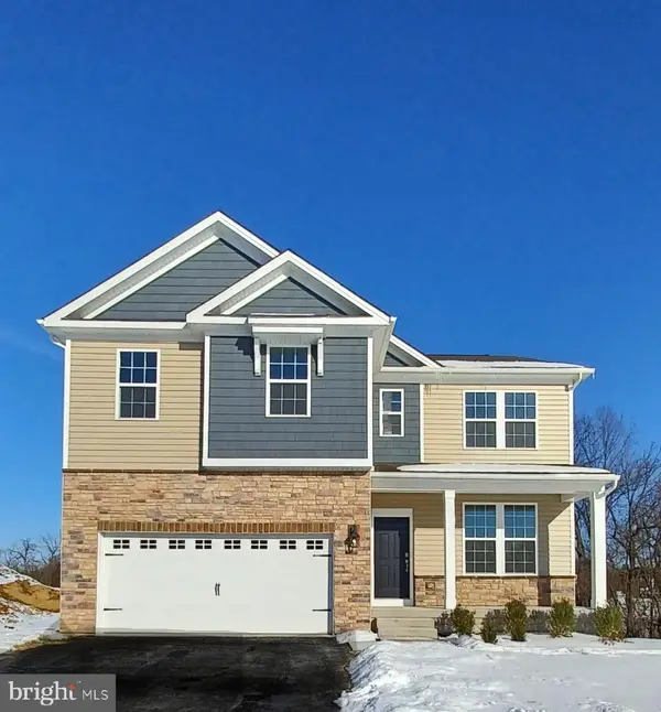 102 Winding Rd, FORKS TOWNSHIP, PA 18040