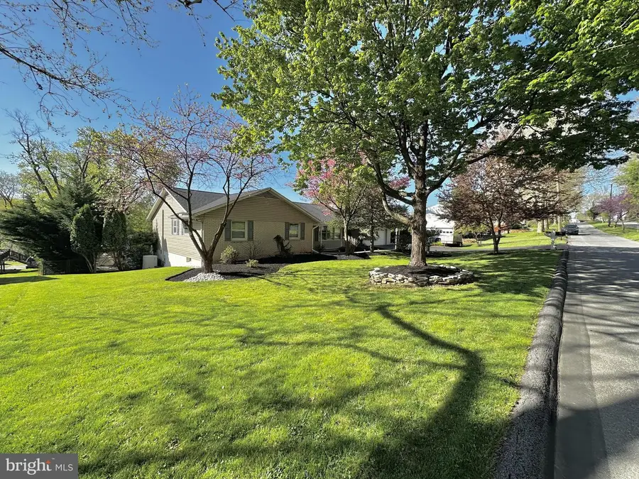 3564 Southwood Dr, Easton, PA 18045 - #2