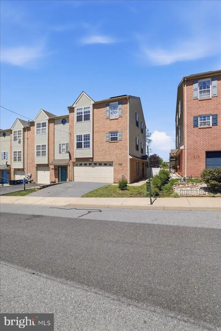 215 Birch St, Walnutport, PA 18088 - #2
