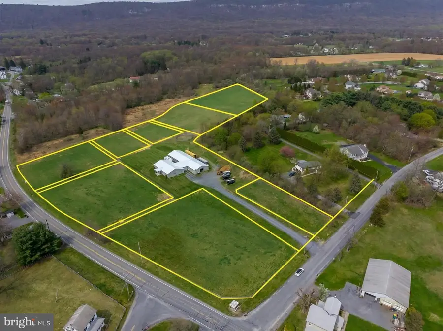 3670 N Dogwood Rd, Danielsville, PA 18038 - #3
