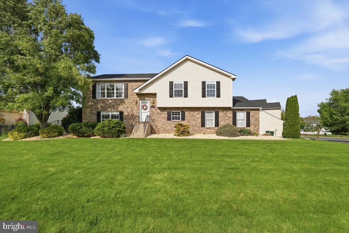 130 Debbie Ln, Easton, PA 18045 - #1
