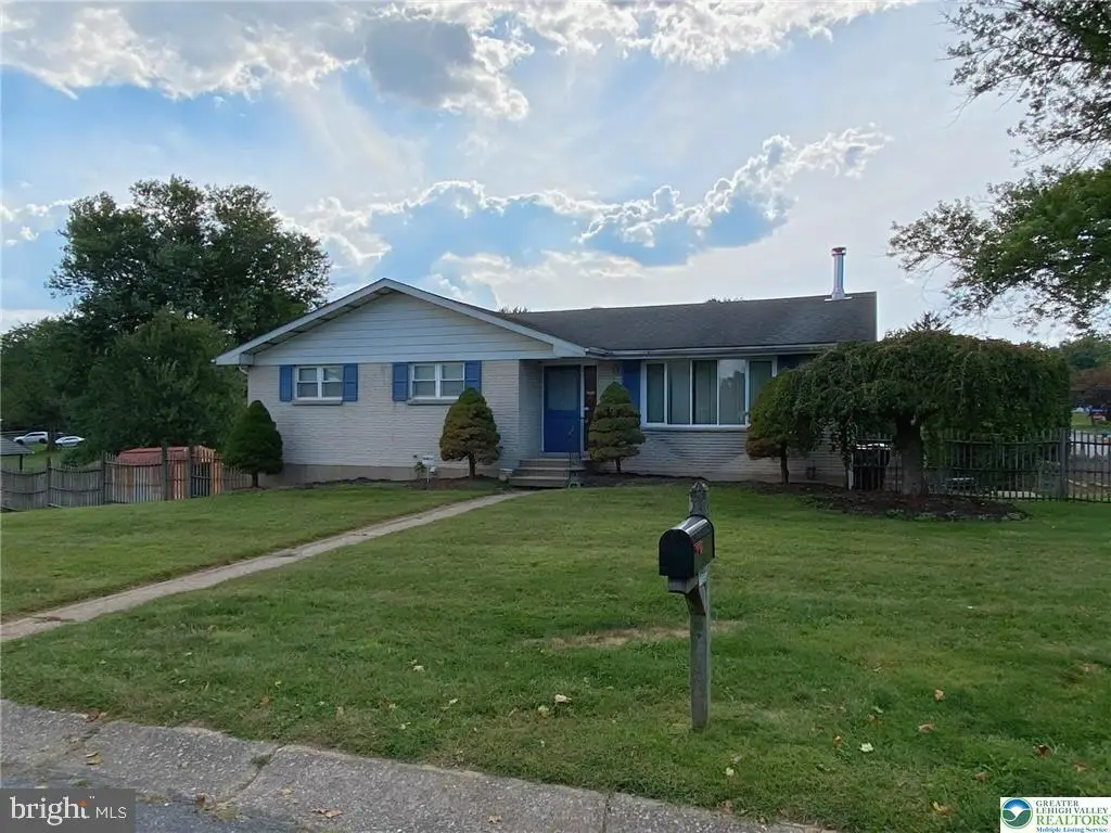 3979 Kenrick Dr, Bethlehem, PA 18020 - #1