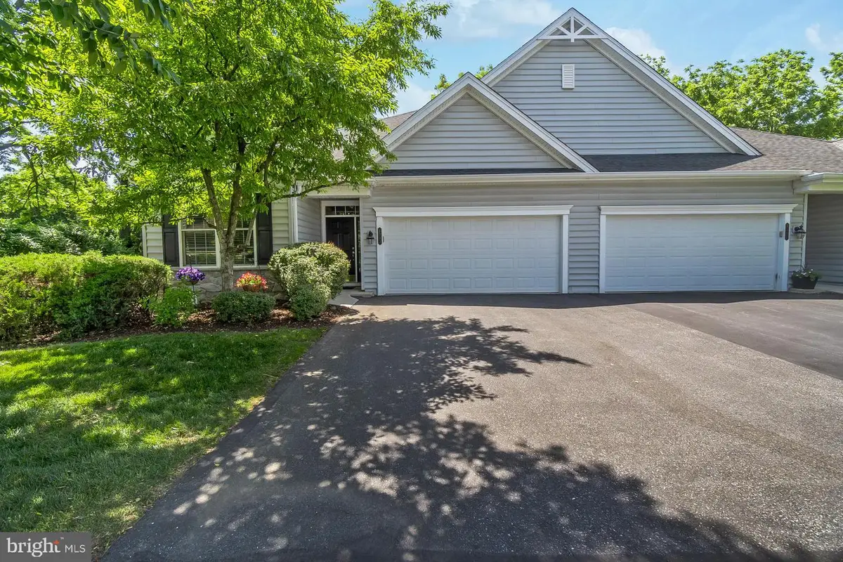 6303 Valor Dr, Bethlehem, PA 18017 - #1