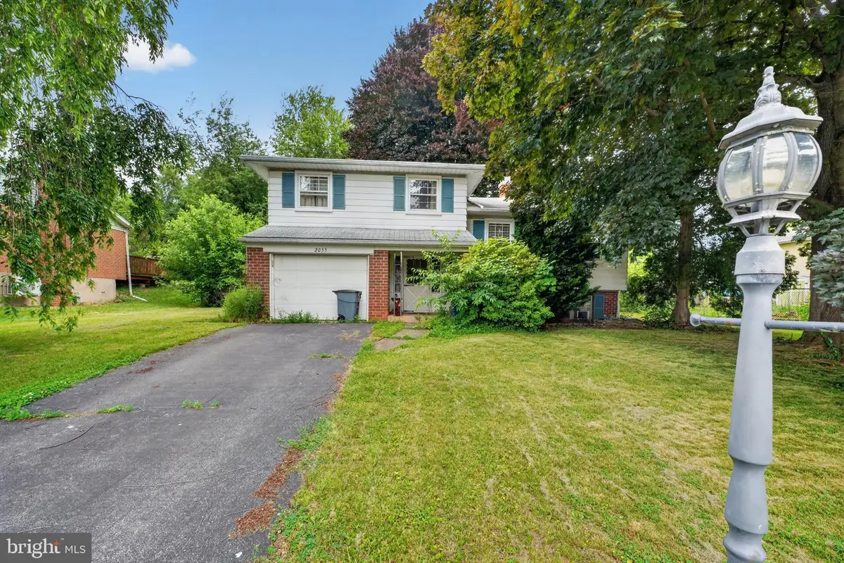 2055 Johnston Dr, Bethlehem, PA 18017 - #1