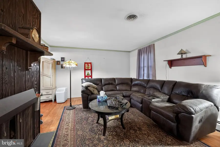 2055 Johnston Dr, Bethlehem, PA 18017 - #3
