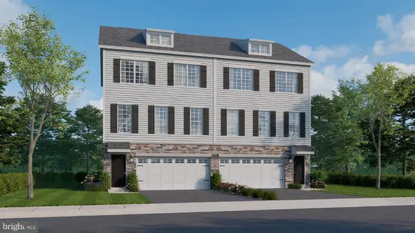 221 Winding Rd, FORKS TOWNSHIP, PA 18040