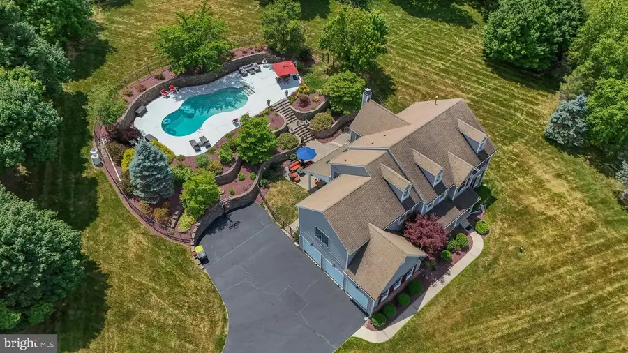 2760 Valley View Rd, Hellertown, PA 18055 - #3