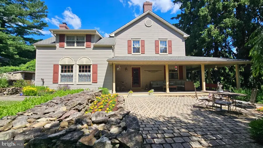 585 Buttermilk Rd, Hellertown, PA 18055 - #2
