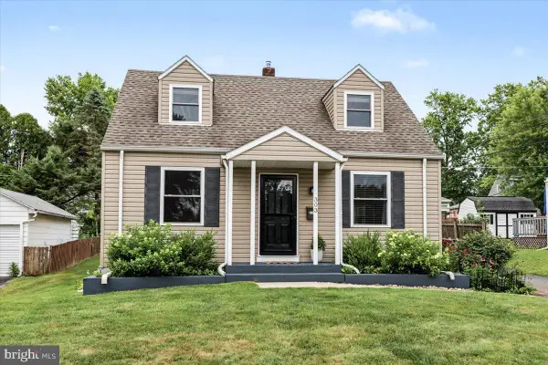 303 Cedar Rd, HELLERTOWN, PA 18055