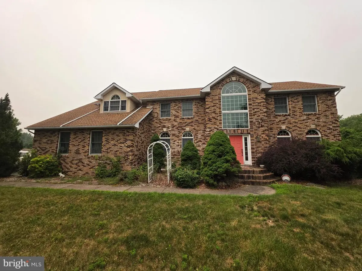 630 Clearfield Rd, Nazareth, PA 18064 - #1