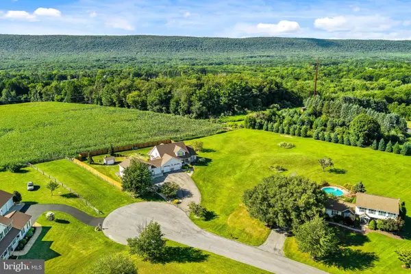 830 Gideons Ct, BATH, PA 18014
