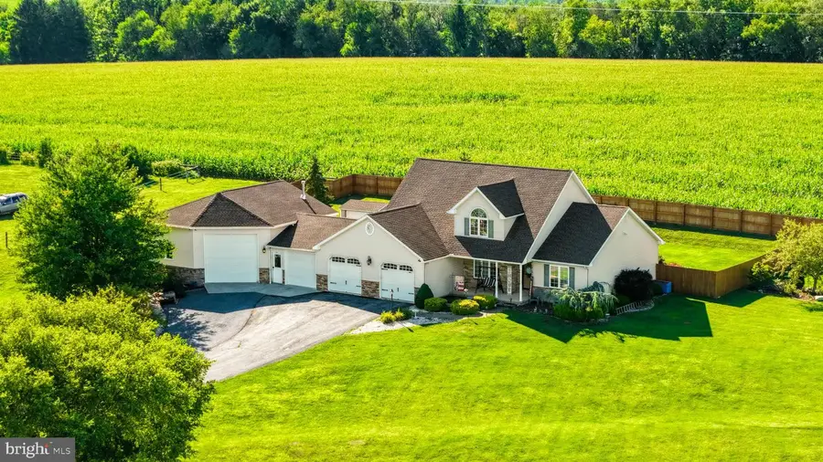 830 Gideons Ct, Bath, PA 18014 - #3