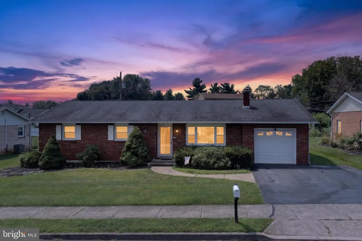 1130 Westbury Dr, Bethlehem, PA 18017 - #1