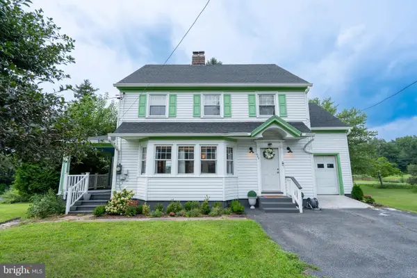 665 Point Phillips Rd, BATH, PA 18014