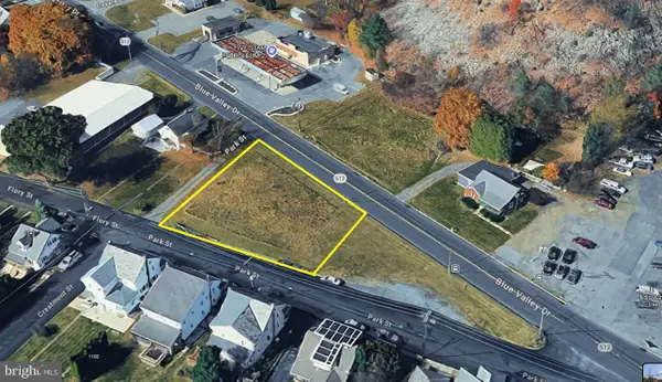 1100 Blue Valley Dr, PEN ARGYL, PA 18072