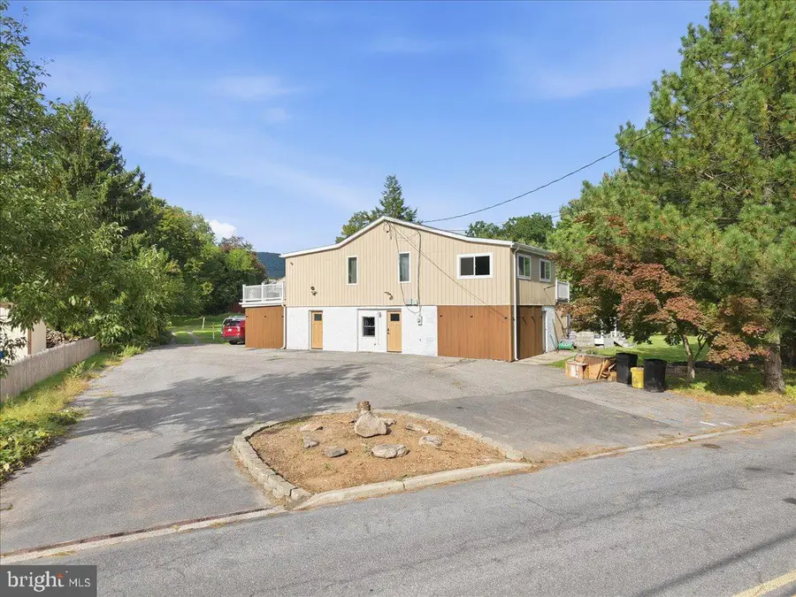 136 E West St, Wind Gap, PA 18091 - #3