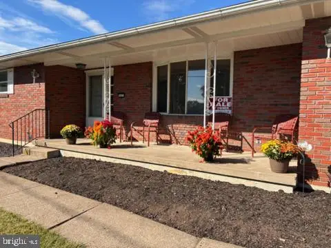2433 High Point Dr, Bethlehem, PA 18017 - #1