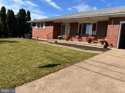 2433 High Point Dr, Bethlehem, PA 18017 - #2