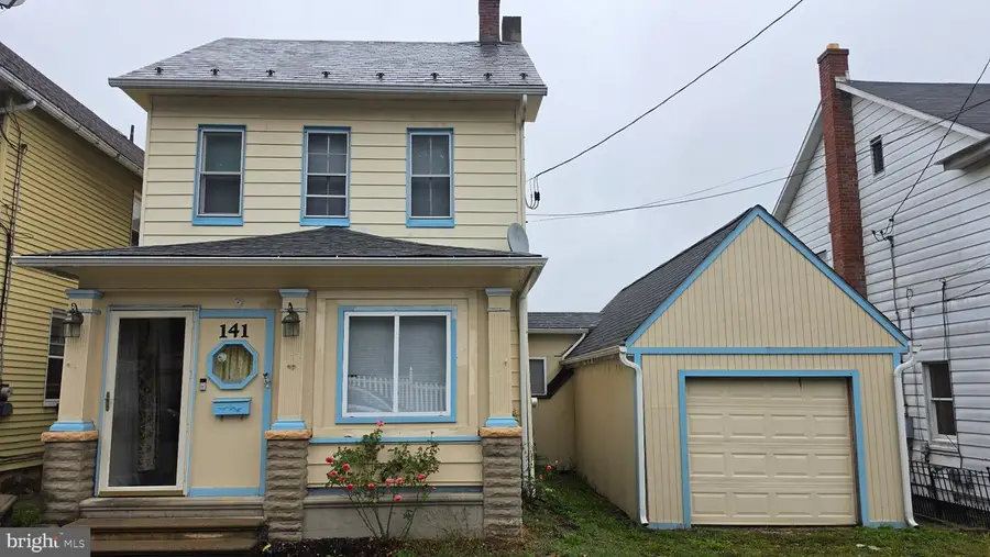 141 N 4th St, Bangor, PA 18013 - #2