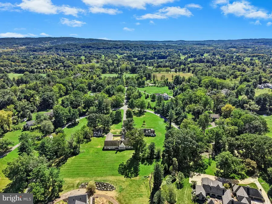 1807 Apple Tree Ln, Bethlehem, PA 18015 - #2