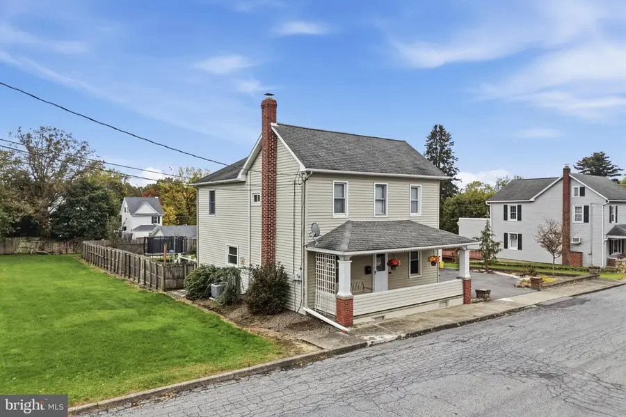 1482 N Pine St, Pen Argyl, PA 18072 - #2