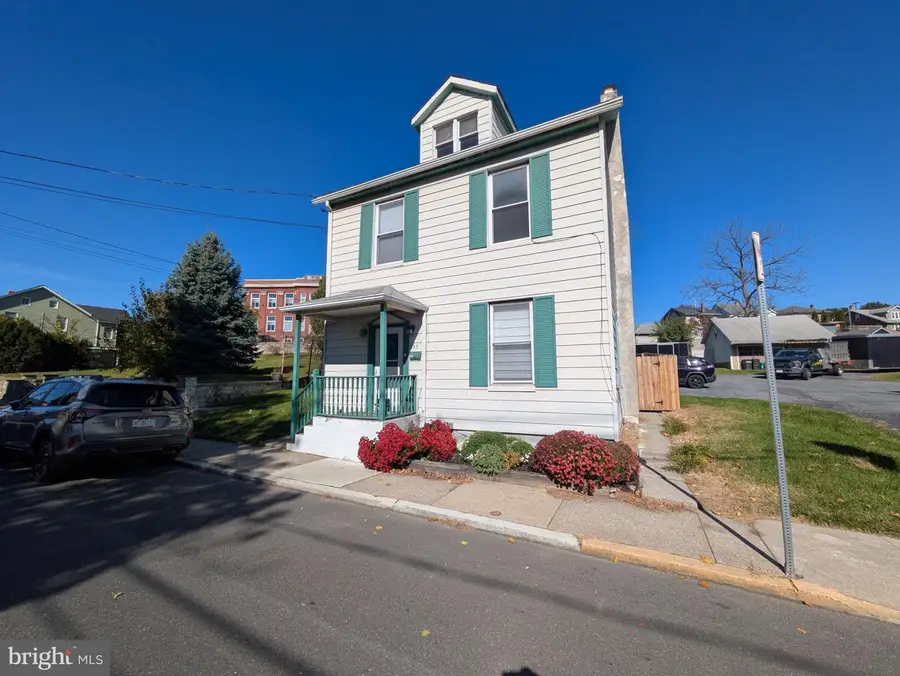 223 E Main St, Bath, PA 18014 - #2