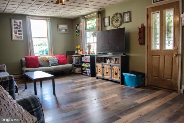 1530 Fern St W, COAL TOWNSHIP, PA 17866