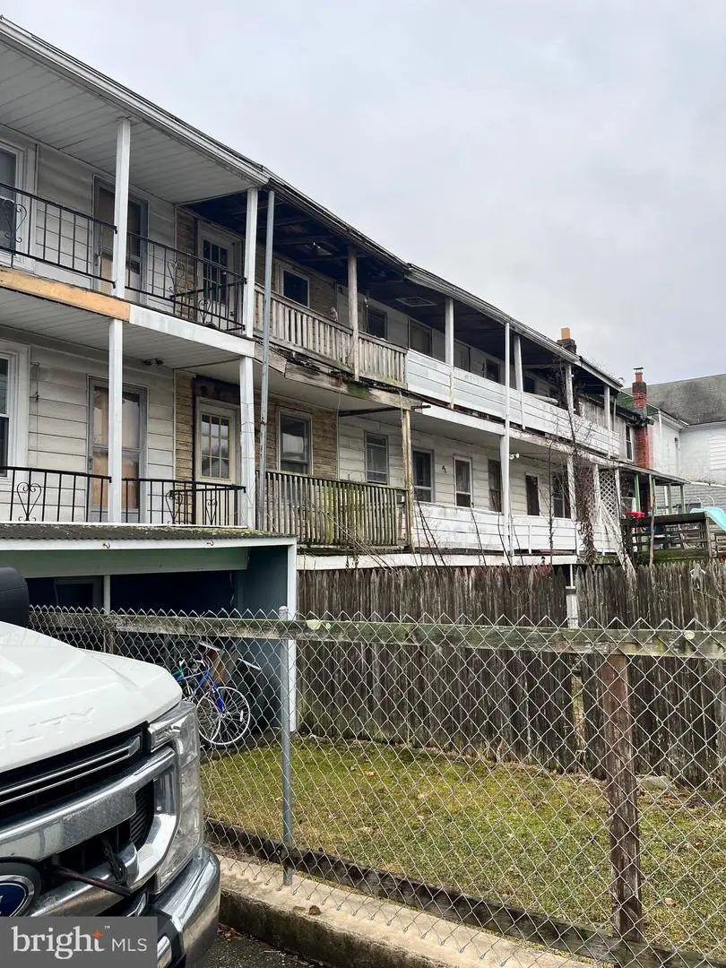 131 W Water St, Mount Carmel, PA 17851 - Image #1