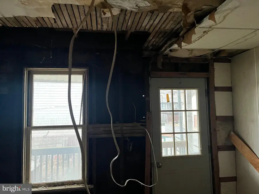 131 W Water St, Mount Carmel, PA 17851 - Image #3