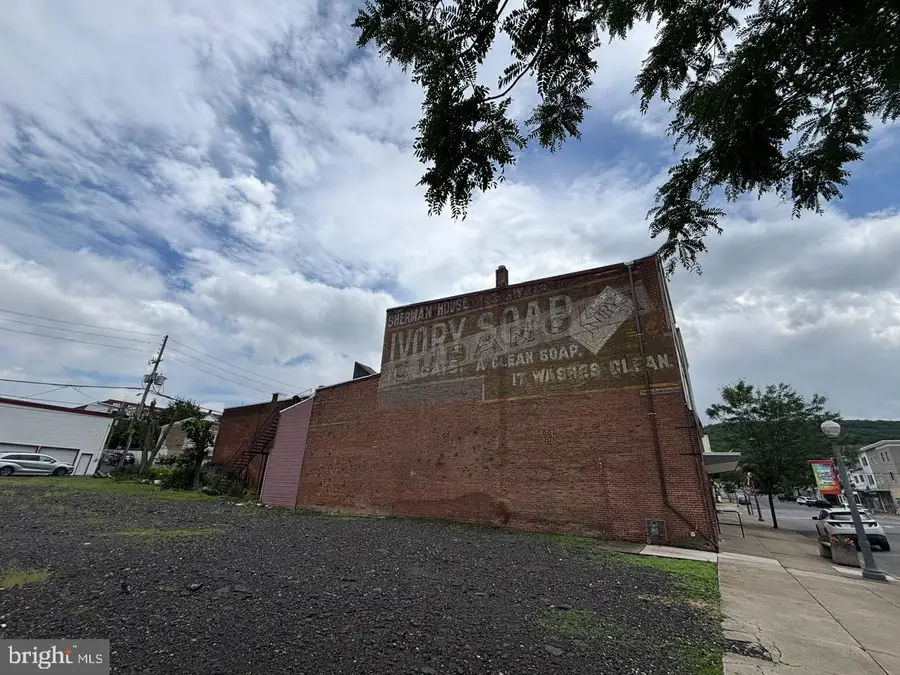 129 - 131 S Oak St, Mount Carmel, PA 17851 - Image #2